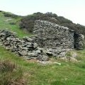 Stone shelter on Mabbin Crag